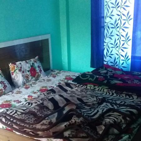 Spot On Sharma'S Kitchen & Home Stay Bajaura Екстериор снимка